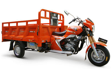 大きい足台が付いているオレンジ中国人3の荷車引きの貨物三輪車のオートバイ