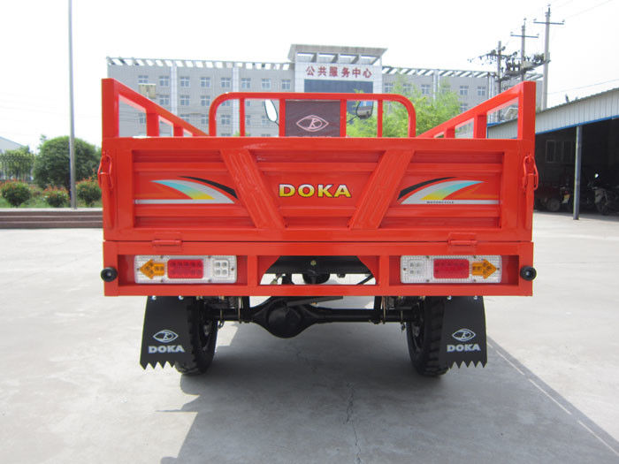 安全なバンパーおよび車の後車軸が付いている中国人3の荷車引き150cc 3の車輪の貨物オートバイ