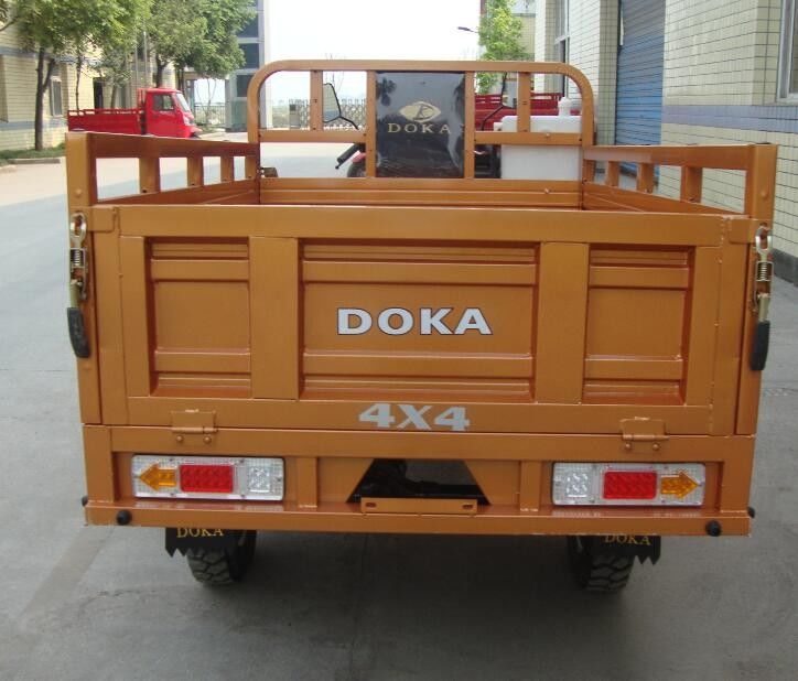 3車輪は大人のためのキャリッジ3荷車引きを高める三輪車250ccの貨物三輪車にモーターを備えました